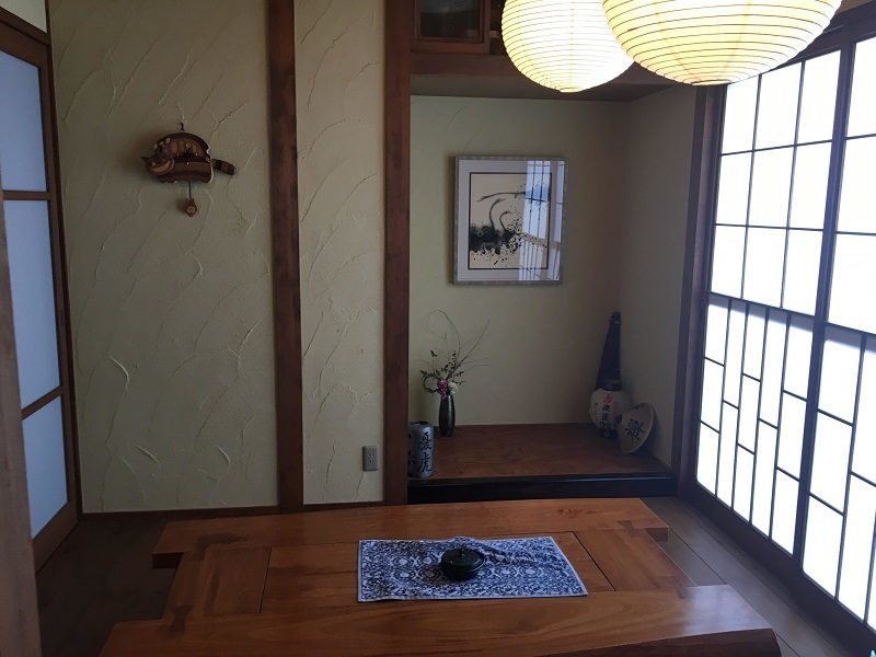 和室に飾られた福井江太郎